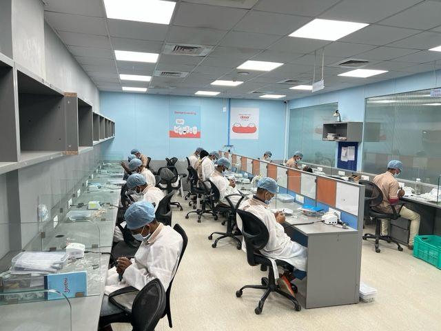makeO toothsi company lab tour: Learn where your aligners are made