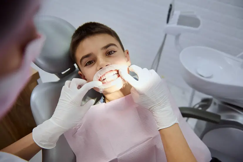 Here’s how you should use a cheek retractor